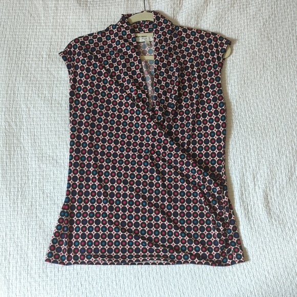 Fun Patterned Sleeveless Lightweight Dress Shirt with Ruche Detail on One Side - Picture 1 of 5